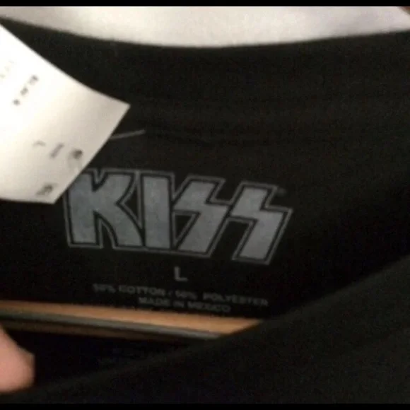 NWT KISS Band Black Tee T-shirt Sz Large Grunge Christmas Gift Concert Festival - Picture 3 of 3